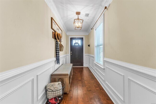 Building Photo - 1808 Mabel Dr