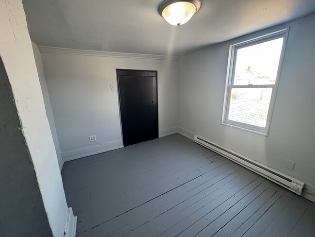 Building Photo - 1507 Main-E