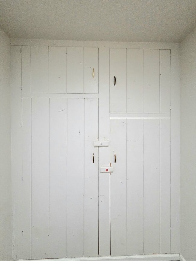 Building Photo - 4 Bed, 2 Bath -- Newly Renovated -- Home on Wenatchee Golf & Country Club's 16th Fairway**