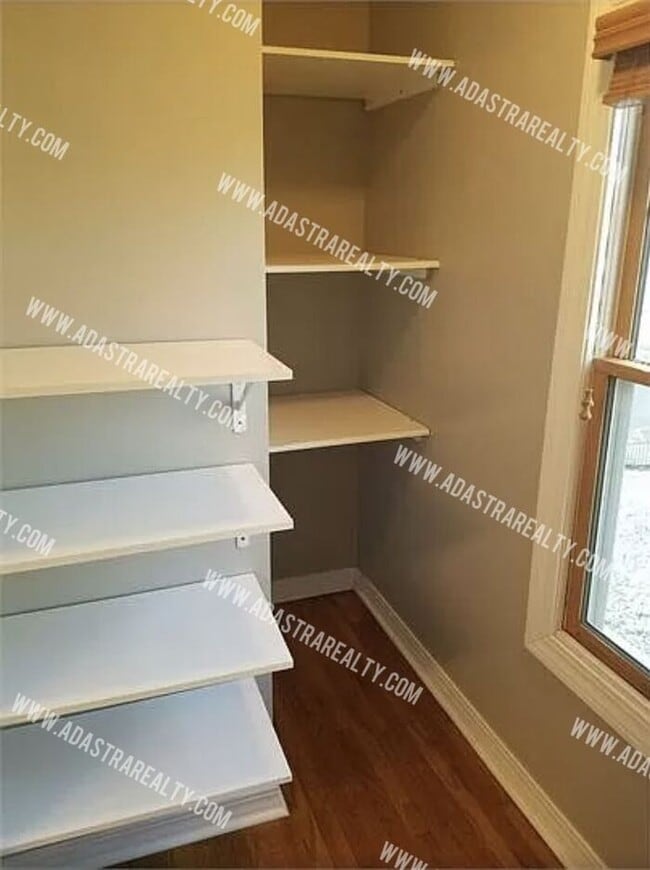 Building Photo - Amazing Brookside Home-Available in SEPTEM...