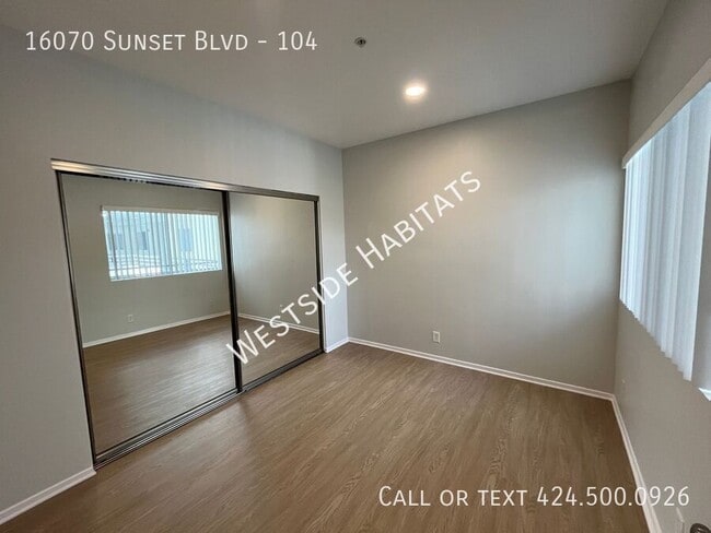 Building Photo - 16070 Sunset Blvd