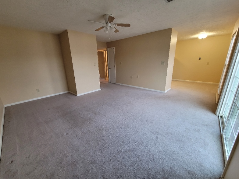 Building Photo - 1310 Louisville Rd