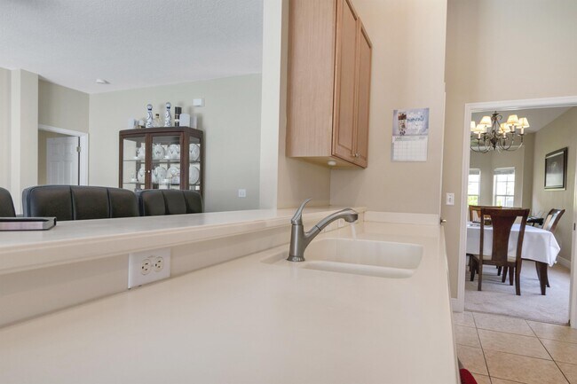 Building Photo - 5145 Marbella Isle Dr
