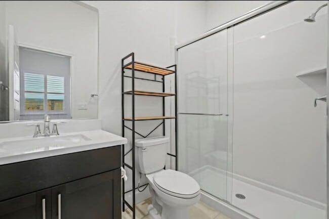 Building Photo - Gorgeous 4 bedroom 3 bath in Northlake