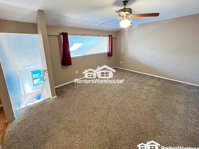 Building Photo - 12093 W Cross Dr