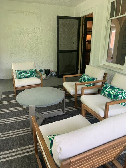 Building Photo - 5535 Wellesley Ave