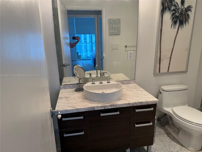 Building Photo - 253 NE 2nd St