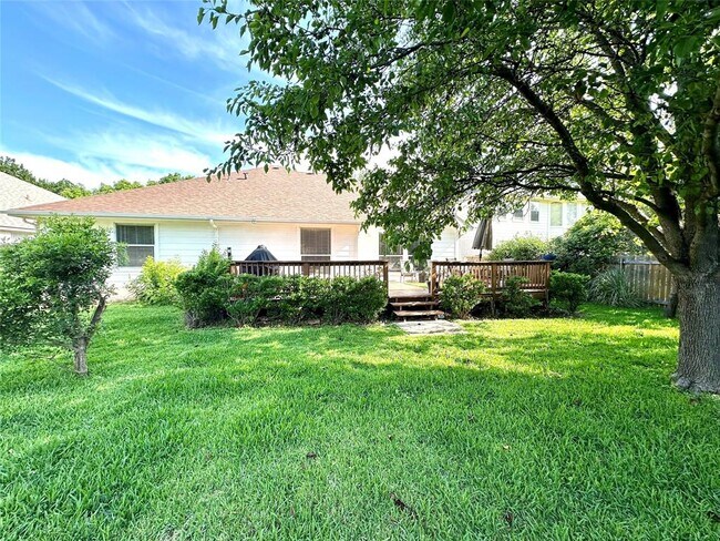 Building Photo - 15818 Hamden Cir