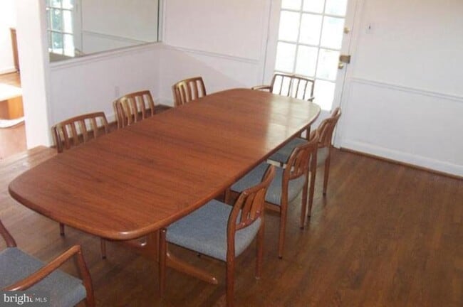 Building Photo - 9405 Locust Hill Rd