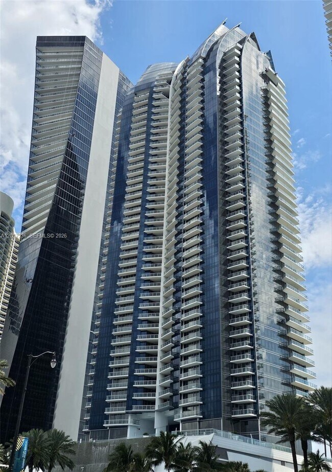 Building Photo - 17121 Collins Ave