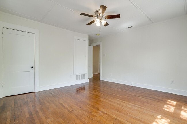 Building Photo - Large Newly Remodeled Home in Historic Fai...