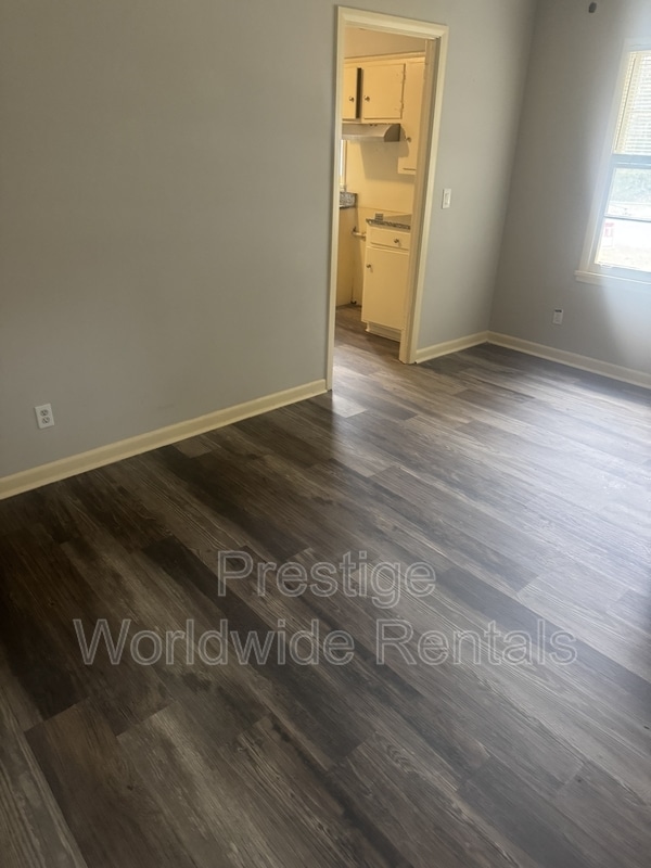 Building Photo - 2193 Lamore St