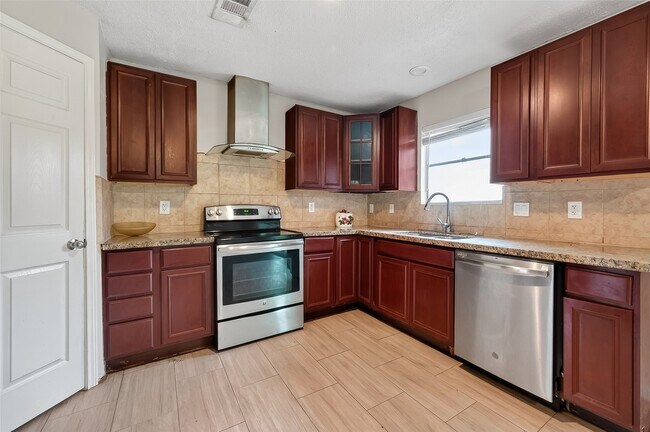 Building Photo - 17010 Bentana Ct