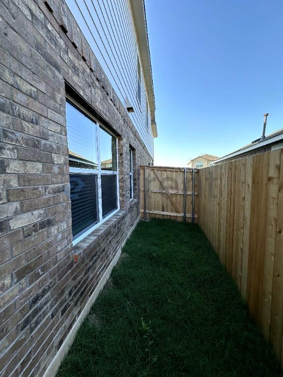 Building Photo - 303 Milliner Lp