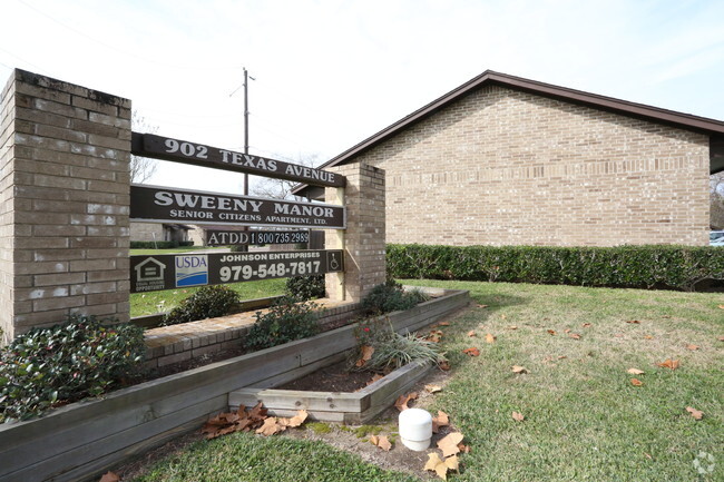 Primary Photo - Sweeny Manor Apartments