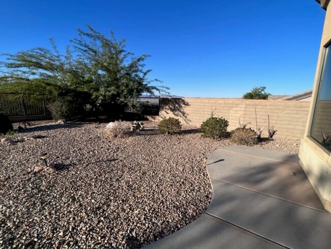 Building Photo - Laughlin Ranch 3 Bedroom