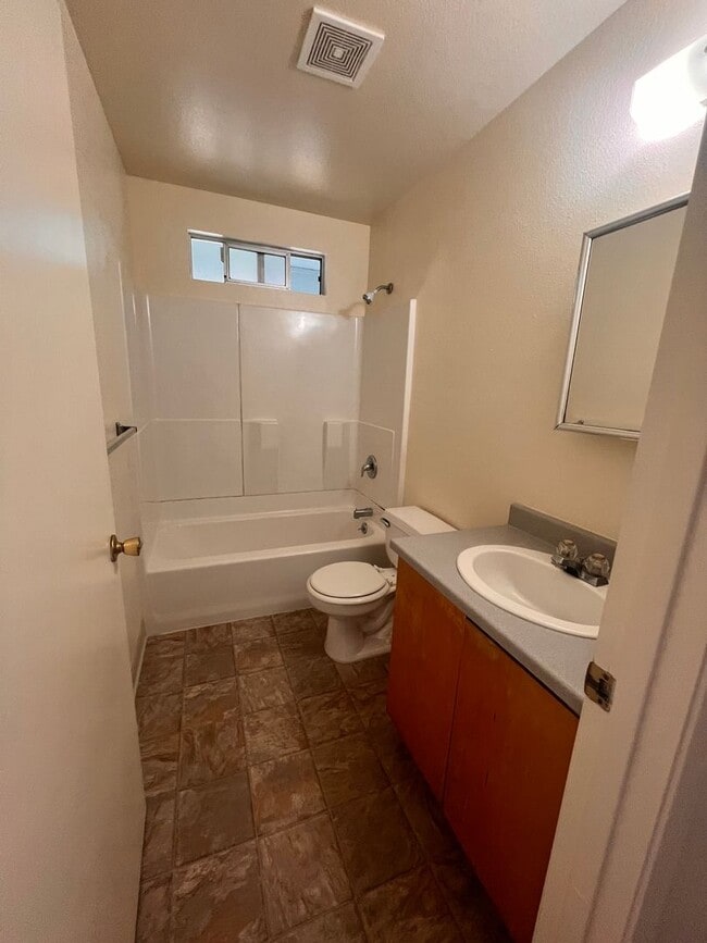 Building Photo - 1330 Haven Ln
