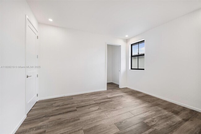 Building Photo - 7510 SW 100th St