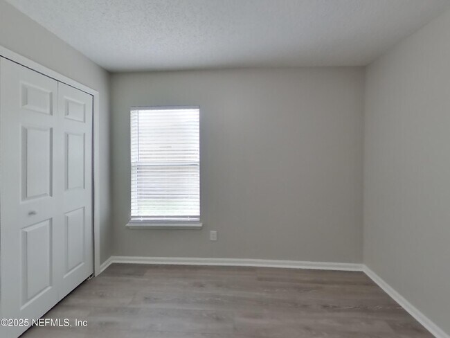 Building Photo - 1695 Northglen Cir