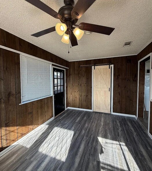 Building Photo - 4109 Parkway Dr