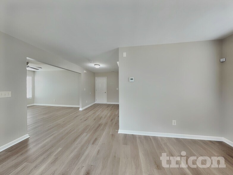 Building Photo - 3755 Burtons Barn St