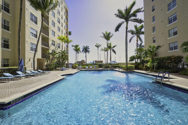 Building Photo - 1801 N Flagler Dr