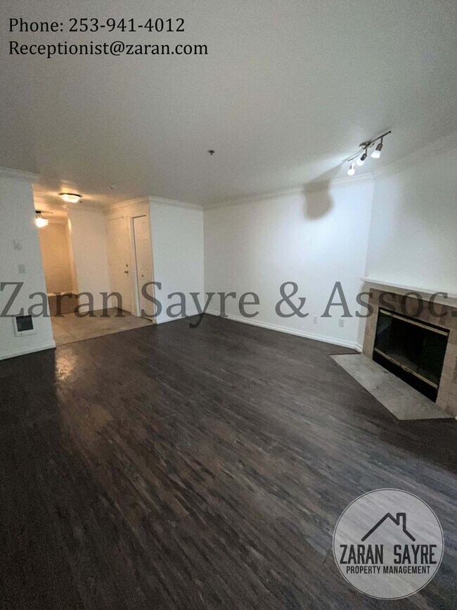 Building Photo - 039 - 2 bed, 2 bath condo minutes from Red...