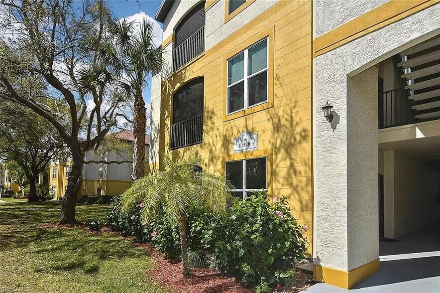 Primary Photo - 11520 Villa Grand