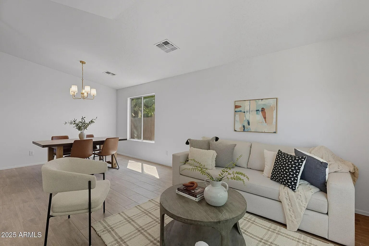 Building Photo - 2148 N Santiana Pl