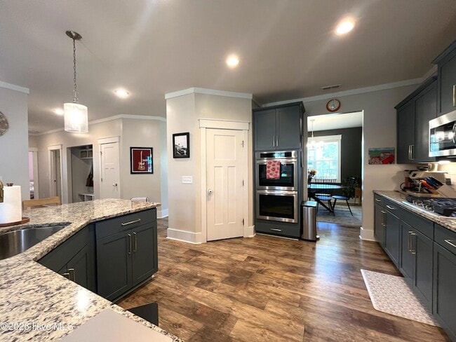 Building Photo - 604 Muscadine Ln