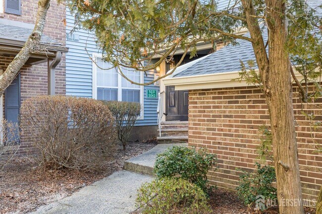Building Photo - 5033 Beech Ct