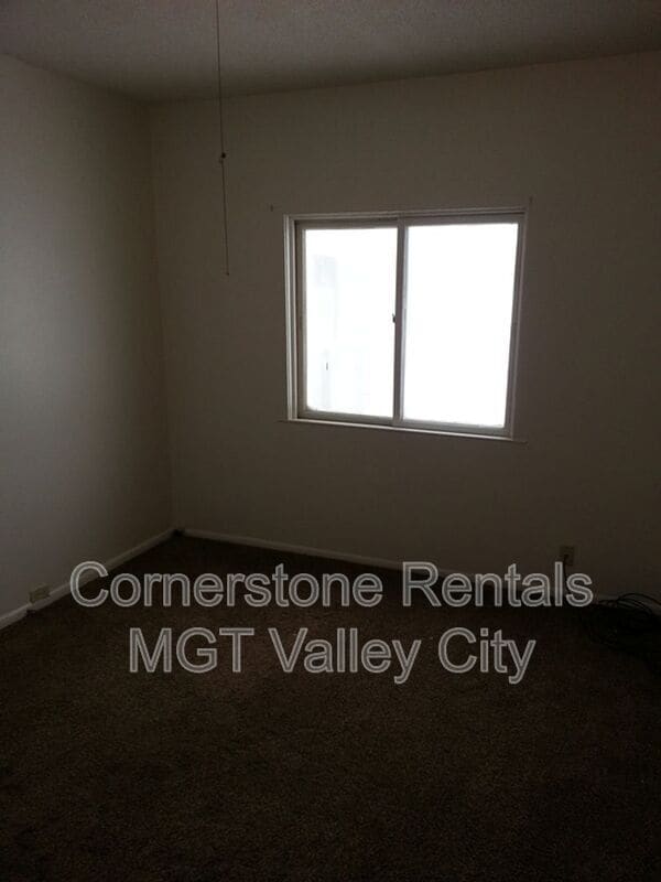 Building Photo - 309 College St SE