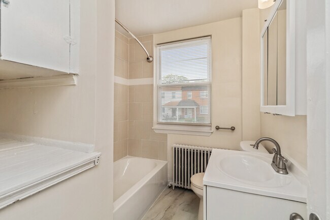 Building Photo - 2915 Oakford Ave