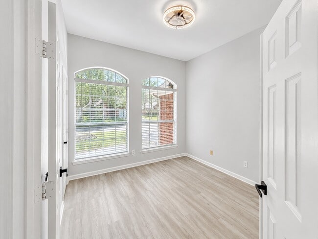 Building Photo - 22 Cypress Bayou Ct