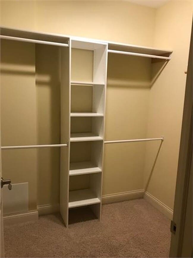 Building Photo - 7412 Madison St