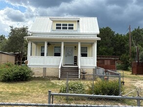 Building Photo - 1000 Presa Arriba Rd