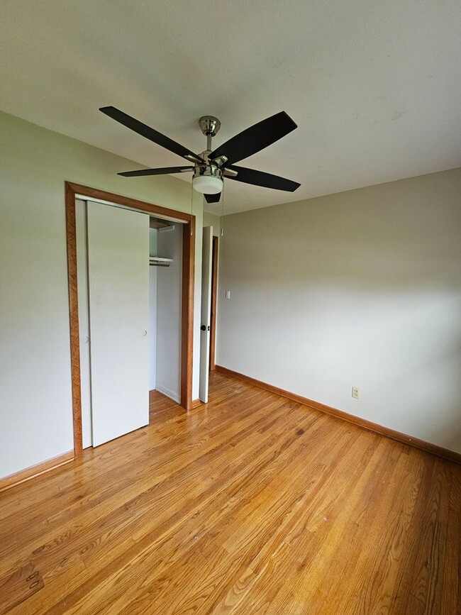 Building Photo - South Shores! 3 Bed, 1.5 bath