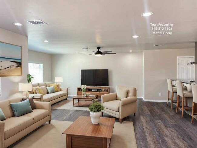 Building Photo - Fully Remodeled SFH