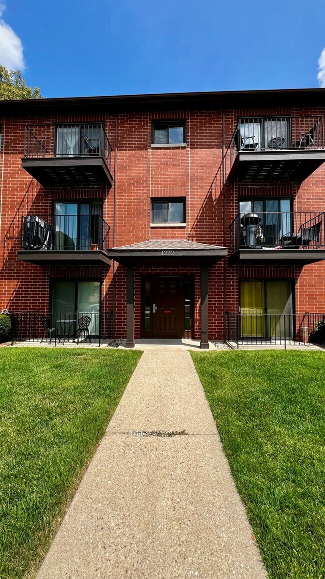 Building Photo - 1222 Brown St