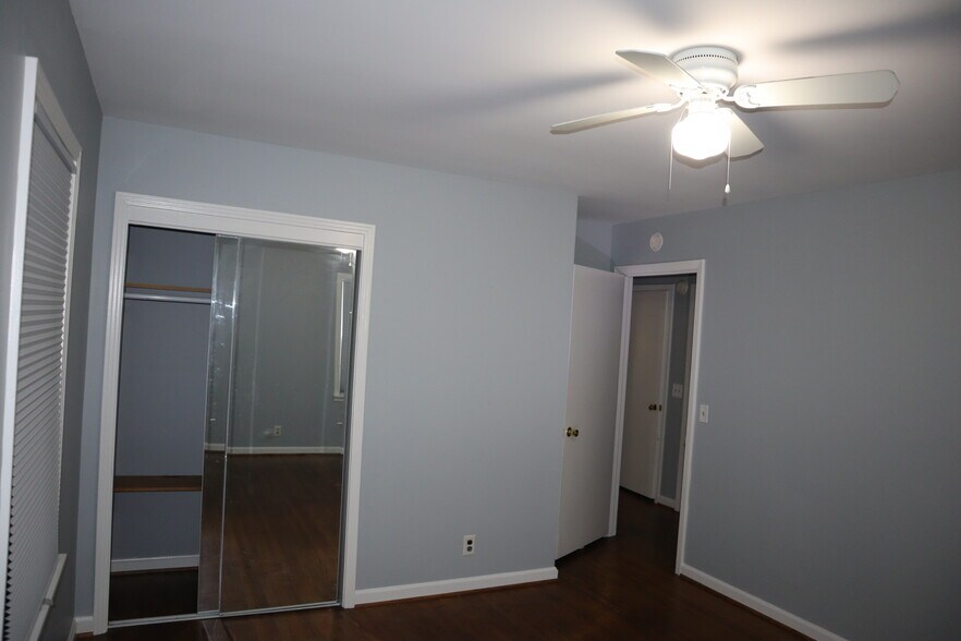 Building Photo - 3515 Hewlett Dr