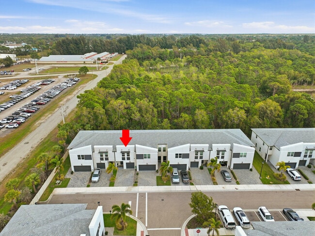 Building Photo - 3905 SE Mentmore Ln