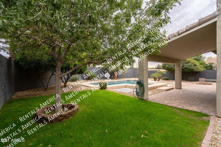 Building Photo - 6013 S Danielson Way