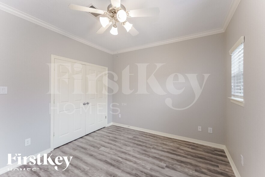 Building Photo - 3215 Holly Thicket Dr