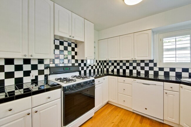 Building Photo - Wow! What a Great Home! Available Soon!