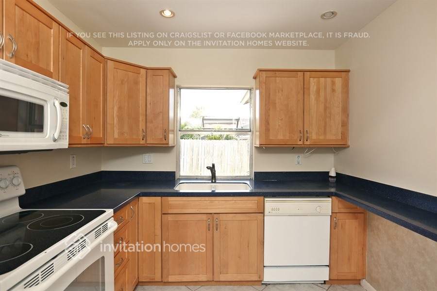 Building Photo - 9331 NW 43rd St