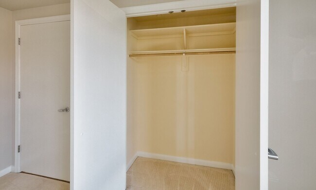 Building Photo - Modern Comfort 2BD/1BTH  in Navy Yard & So...