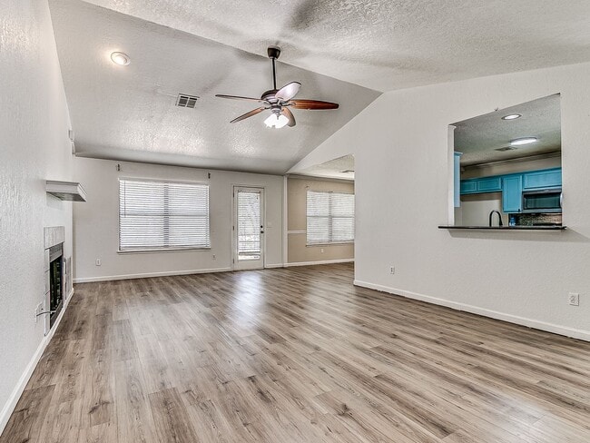 Building Photo - Updated Home + Edmond Schools