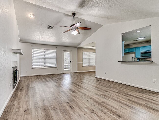 Building Photo - Updated Home + Edmond Schools + The Valley