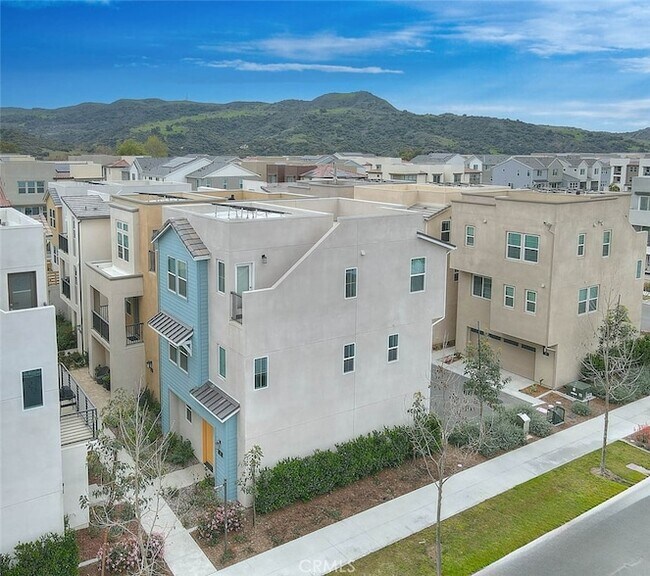 Building Photo - 6 Crown Point Dr