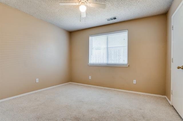 Building Photo - 1409 Meadowbrook Dr